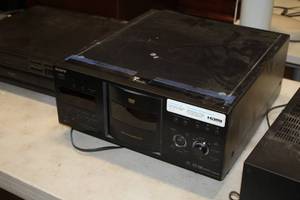 lot 1478 image: Sony Disc Explorer 400 CDDVD Player DVP-CX995V