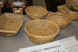 lot 1537 image: Lot of (4) Wicker Baskets
