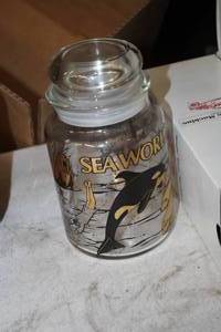 lot 1510 image: Sea World logo Glass Jar with Lid