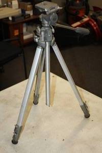 lot 1484 image: Manon Tripod