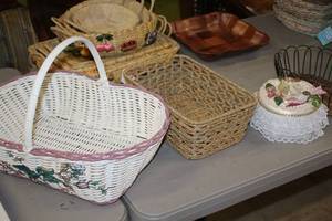 lot 1535 image: Wicker Basket with Handle, Wicker Basket and Decorative Box