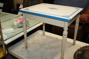 lot 1522 image: Metal Top Side Table