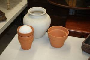 lot 1523 image: Lot of (5) Ceramic Pots (1) 10Hx9D, (1) 5Hx6-12D and (3) 4Hx4-12D