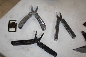 lot 1545 image: Lot of (4) Assorted Multi-Tools