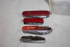 lot 1548 image: Lot of (4) Assorted Multi-Tool Knives - (2) Swiss, (1) Sheffield, (1) Will Tek