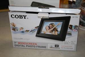 lot 1553 image: Coby Digital Photo Frame 7 (New )