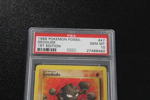 1999 Pokemon Fossil 1st Edition Geodude 4762 PSA 10