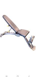 lot 45 image: Heavy-duty Hoist Adjustable Commercial Bench (Like New)