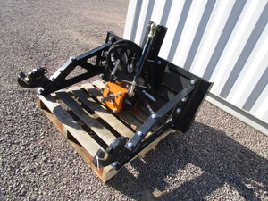lot 9 image: Wolverine Skid Steer 3 Point Quick Tach PTO Power Unit