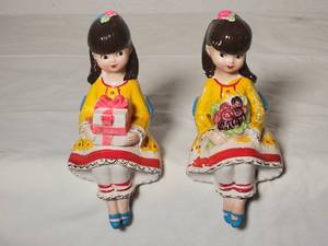lot 156 image: Adorable Vintage Japanese Lego Porcelain Shelf-Sitter Girl Figurine Pair