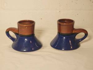 lot 155 image: Cool MCM Fine Art Ceramic Mug Pair
