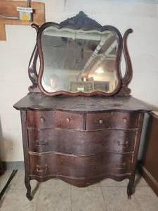 lot 106 image: Breathtaking Antique Vanity Dresser