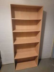 lot 204 image: Blonde 5-Shelf Bookshelf