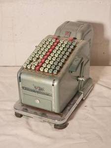 lot 102 image: Cool Vintage F&E Hedman Check Protector
