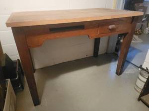 lot 31 image: Sturdy Vintage Arts & Crafts Hardwood Writing Desk