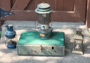 lot 145 image: Vintage Coleman Lantern  2-Burner Camp Stove