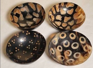lot 334 image: Fabulous Carved Horn Cereal Bowls  4