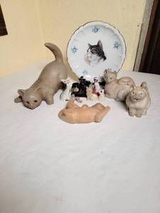 lot 335 image: Cat Figurine Collection plus Sugar and Creamer