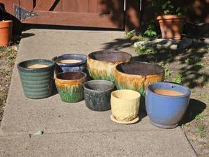 lot 364 image: Ceramic Outdoor Planter Group