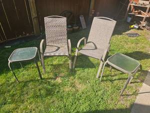 lot 368 image: Casual Outdoor Conversation Set