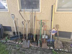 lot 370 image: Yard Warrior Tool Bundle