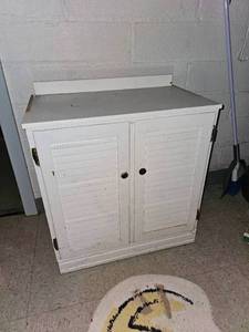 lot 392 image: Shudder Front Cabinet