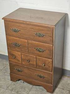 lot 394 image: Colonial Styled Half Dresser