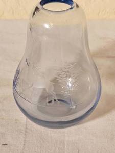 lot 461 image: Stag Etched Art Glass Vase Unmarked Tiffin