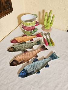 lot 462 image: Department 56 Serving set