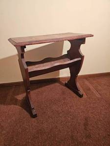 lot 501 image: Vintage Colonial Styled Side Table