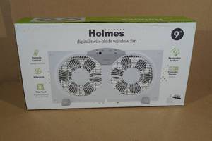 lot 3 image: Holmes 9 Digital Twin-Blade Window Fan