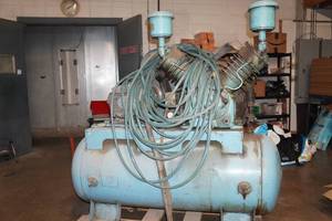 lot 6 image: Vintage 3 Phase Air Compressor - 25 HP, 125 Gallon