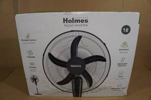 lot 10 image: Holmes 18 Digital Stand Fan