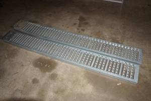 lot 16 image: Haul Master 84x10 Steel Loading Ramps