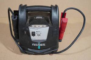 lot 39 image: Schumacher Instant Power Battery Jumper with Air Compressor