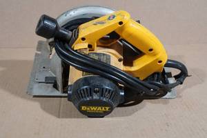 lot 56 image: DeWalt 7-14 Circular Saw
