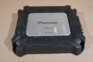 lot 62 image: Pioneer GM-5500T 2-Channel Car Amp
