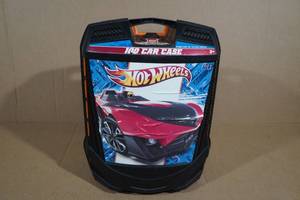 lot 78 image: Hot Wheels 100 Car Case