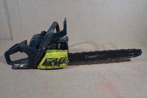lot 116 image: Poulan Woodmaster Gas Chain Saw - 18 Bar