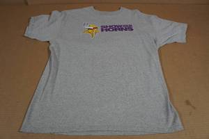 lot 151 image: Minnesota Vikings Unisex T-Shirt -XL