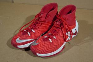 lot 163 image: Nike Zoom Clear Out Mens Basketball Shoes -Size 11
