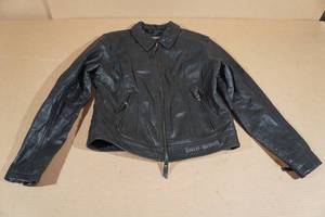 lot 194 image: Harley Davidson Leather Jacket -Medium