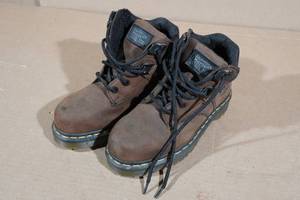 lot 224 image: Dr. Martens Steel Toe Boots -Size 5
