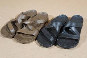 lot 226 image: 2 Pairs Nuusol Womens Hailey Rubber Slides -Size 9