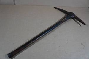 lot 236 image: Antique Pick Axe