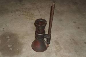 lot 242 image: Vintage Screw Jack