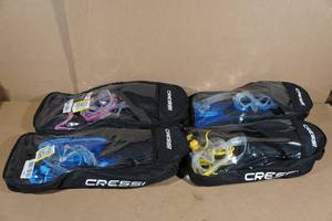 lot 250 image: 4 Sets Cressi Adult Palau Fin Snorkel Set -Fin Size XSS