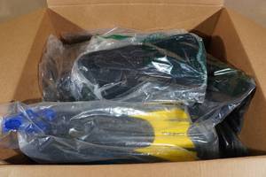 lot 254 image: 10 Pairs Cressi Travel Sized Fins