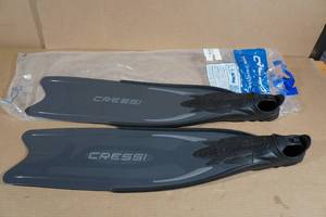 lot 258 image: Cressi Gara Professional Free Diving Fins -Size 7-8
