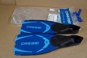 lot 259 image: Cressi Pluma Adult Snorkel Fins -Size 7-8